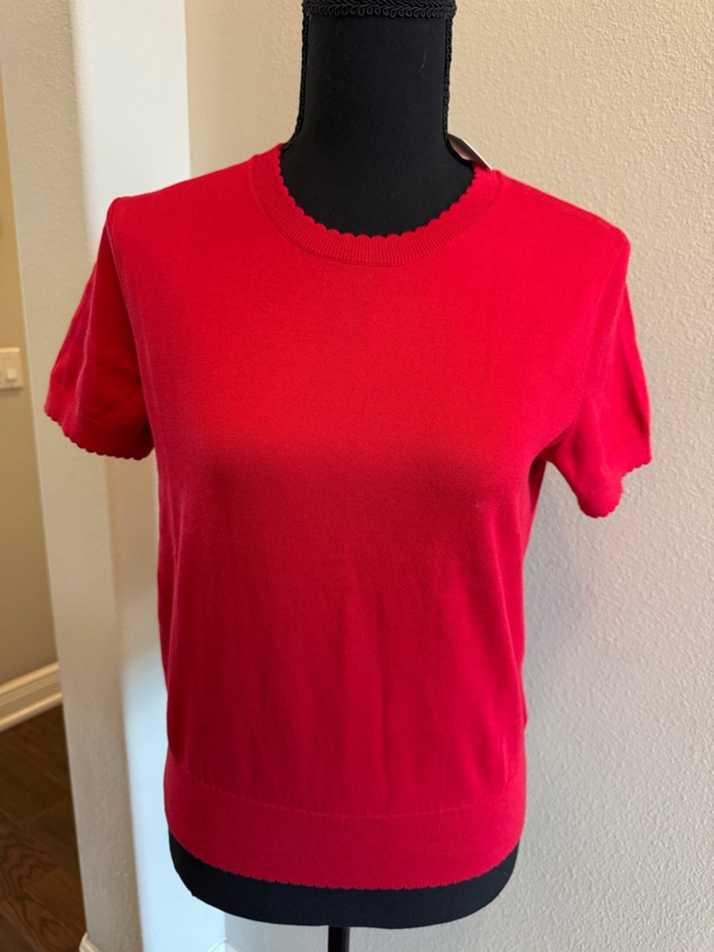 Brooks Brothers Red scalloped Crewneck Short Sleeve top XS NWT
